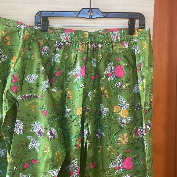 NWOT handmade green floral print button down long sleeve collared PJ pants set - Picture 10 of 15